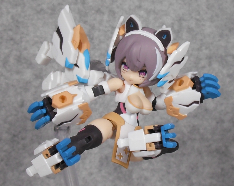 デスクトップアーミー 「N-202d ティタニア白虎」 レビュー