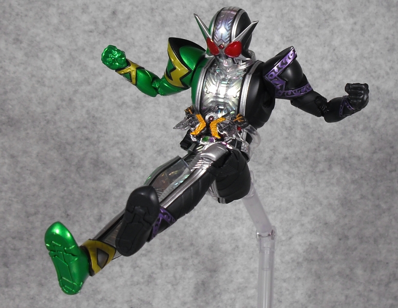 S.H.Figuarts（真骨彫製法） 「仮面ライダーW サイクロンジョーカー